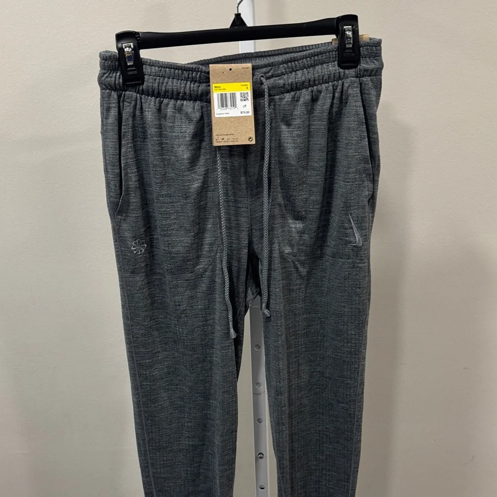 Nike Yoga Men's Dri-FIT Joggers  Cool Grey/Heather/Cool Grey)